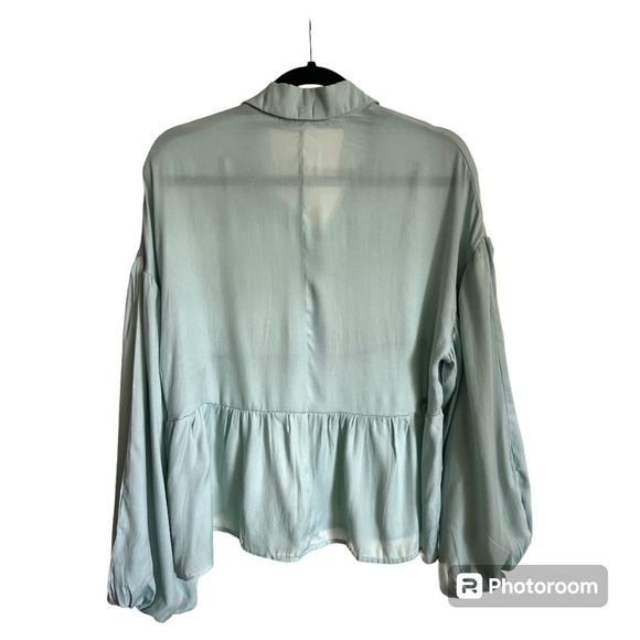 Altar'd State Sage Green Flowy Top Long Sleeve Button down Women's size Medium - Picture 4 of 6